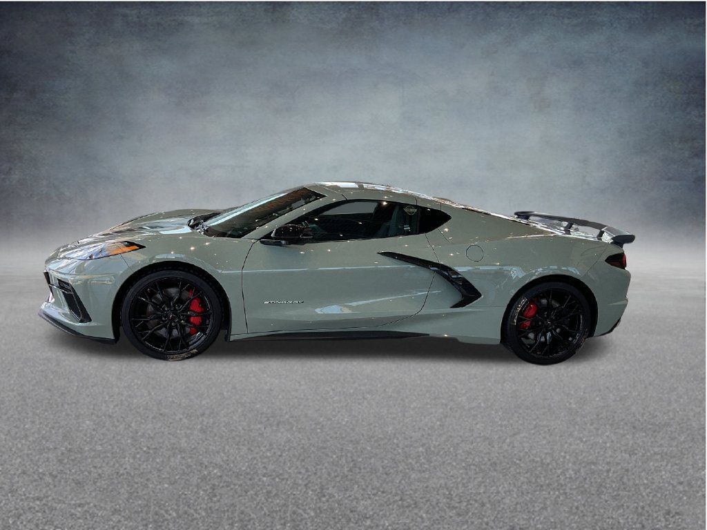 Used 2024 Chevrolet Corvette Stingray Preferred Cpe w/ Z51 Performance Package RWD image 4