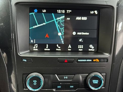 Used 2019 Ford Explorer XLT w/ Equipment Group 202A AWD/4WD image 20