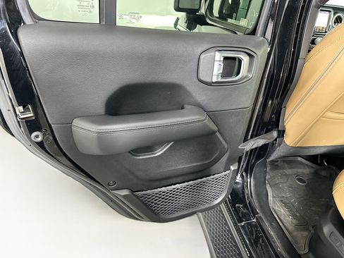 Used 2022 Jeep Wrangler Unlimited Sahara w/ Cold Weather Group AWD/4WD image 26