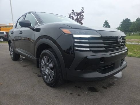 Used 2025 Nissan Kicks S FWD image 1