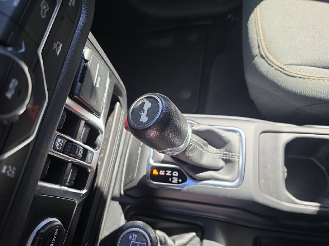 Used 2024 Jeep Wrangler Unlimited AWD/4WD image 20