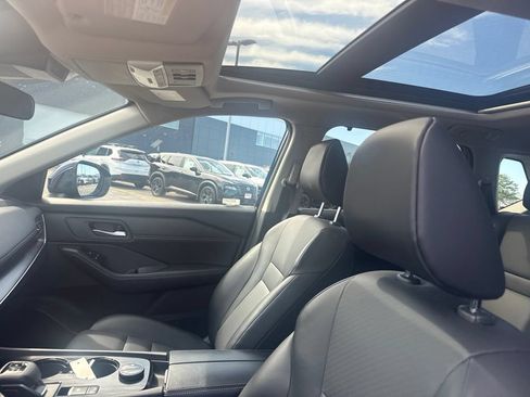 Certified 2025 Nissan Rogue SV w/ SV Premium Package AWD/4WD image 21