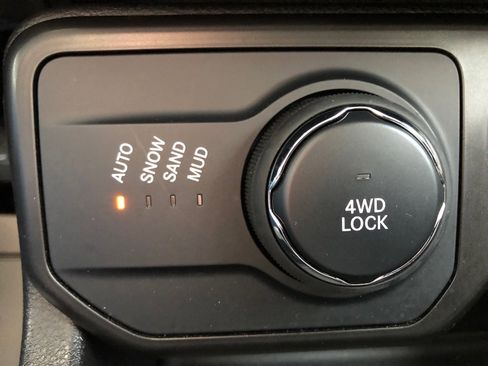 Used 2021 Jeep Renegade Latitude image 29