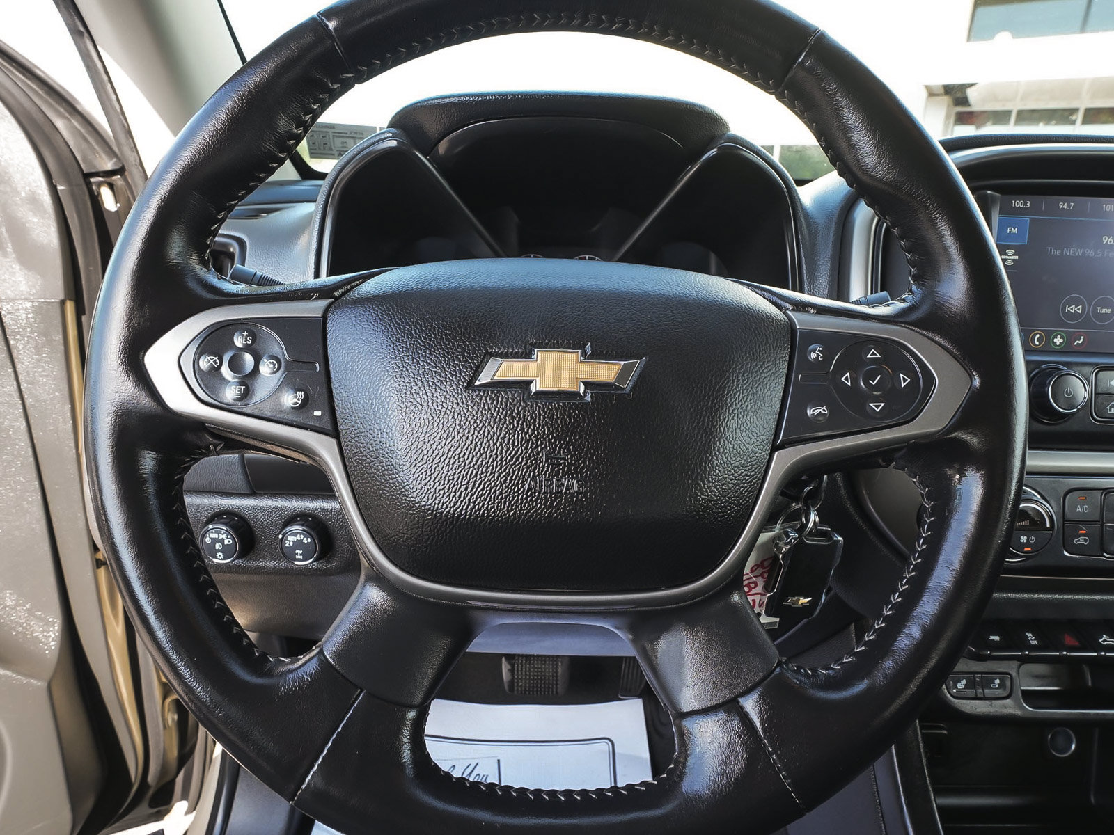 Used 2022 Chevrolet Colorado Z71 AWD/4WD image 19