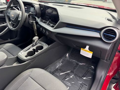 New 2026 Chevrolet Trax LS w/ LS Convenience Package FWD image 6