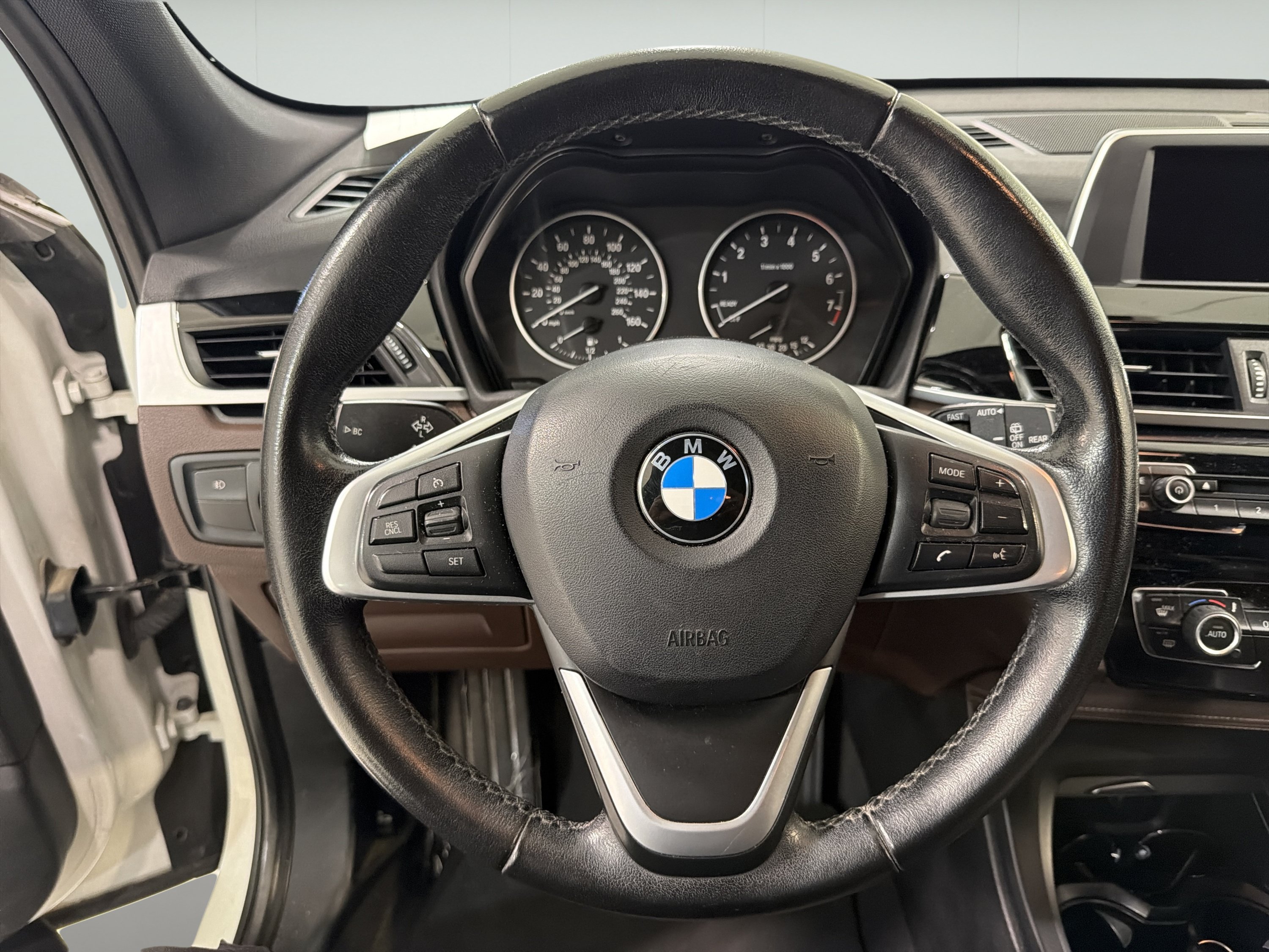 Used 2017 BMW X1 sDrive28i FWD image 14