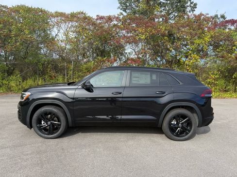 New 2026 Volkswagen Atlas Cross Sport SEL R-Line image 4