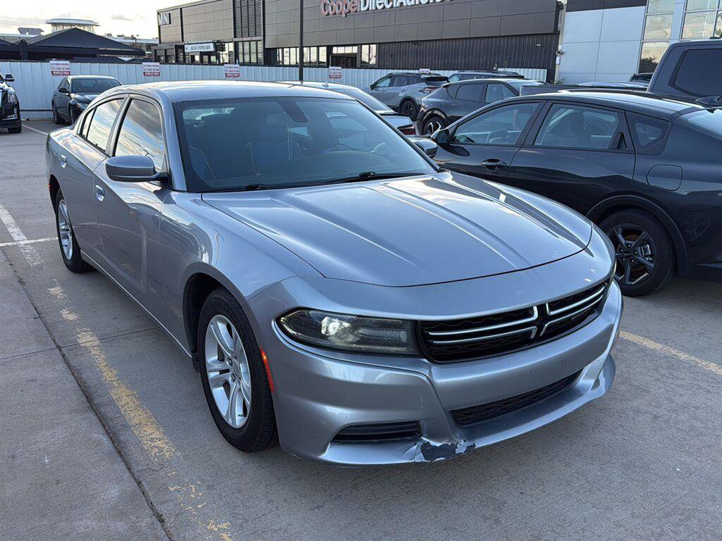 Used 2017 Dodge Charger SE RWD image 1