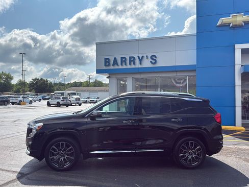 Used 2023 GMC Terrain Denali w/ Black Diamond Edition AWD/4WD image 2