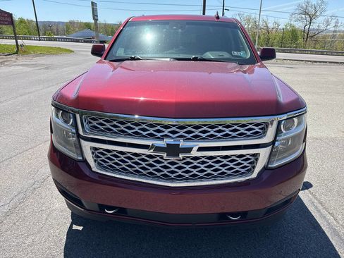 Used 2018 Chevrolet Suburban LT w/ LT Signature Package AWD/4WD image 9