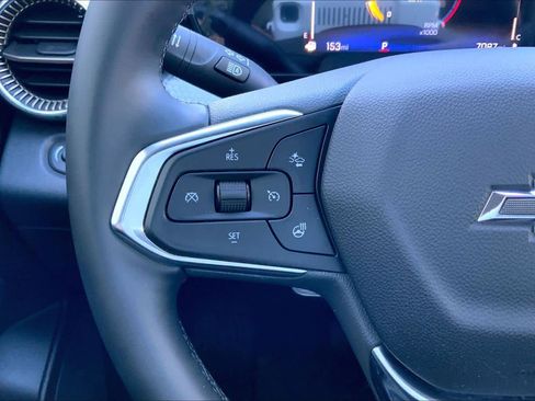 Used 2025 Chevrolet Trax ACTIV w/ Sunroof Package image 24