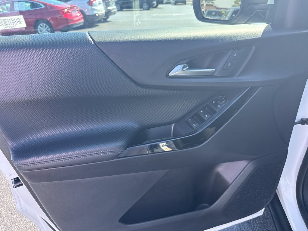 Used 2026 Chevrolet Equinox LT FWD image 12