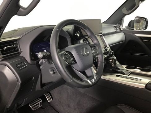 Used 2024 Lexus LX 600 F Sport image 8