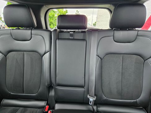 Used 2025 Jeep Grand Cherokee 4WD image 13