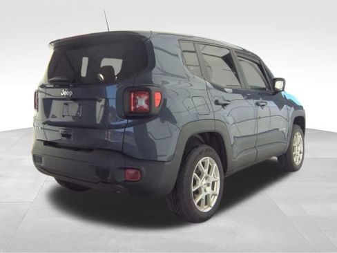 Used 2023 Jeep Renegade Latitude AWD/4WD image 7