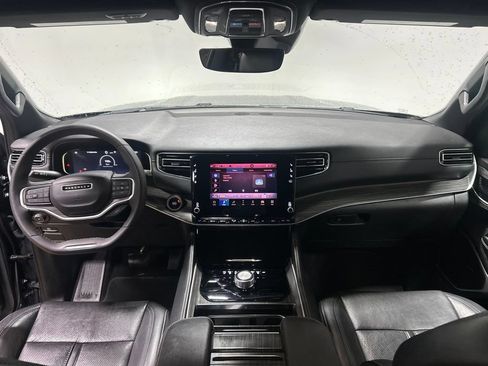 Certified 2024 Jeep Wagoneer Series II w/ Flexible Seating Group AWD/4WD image 31