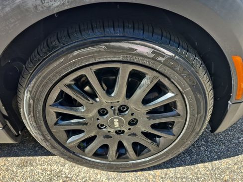 Used 2019 MINI Cooper 2-Door Hardtop w/ Signature Upholstery Package image 9