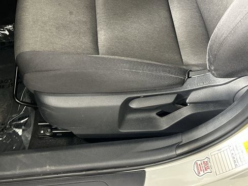 Used 2025 Toyota Camry LE image 19