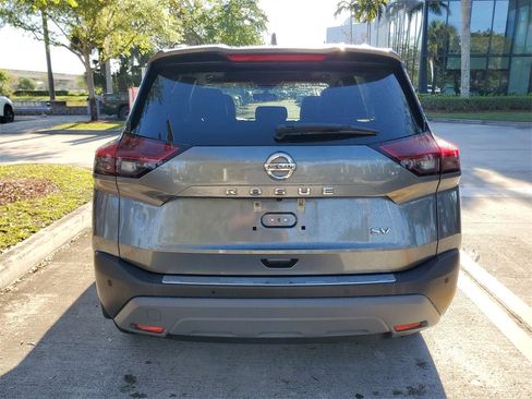 Certified 2021 Nissan Rogue SV w/ Premium Package image 5