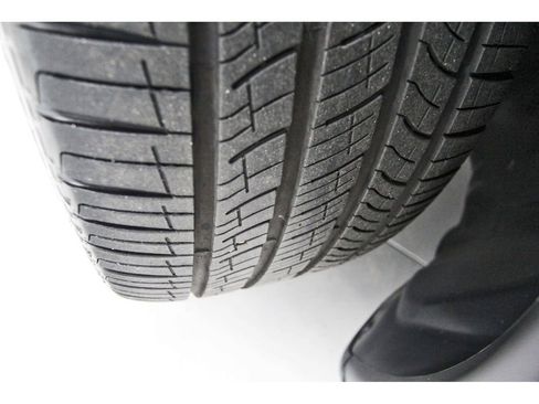 Used 2026 Tesla Model Y AWD image 31