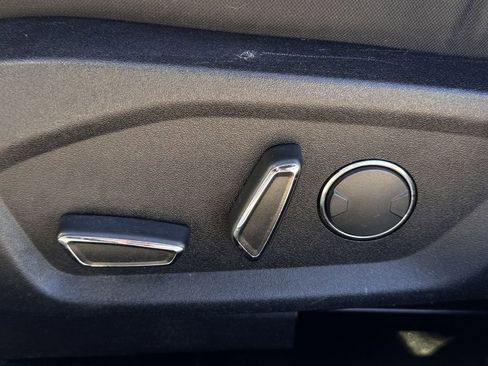 Used 2018 Ford Fusion SE w/ Fusion SE Technology Package image 25