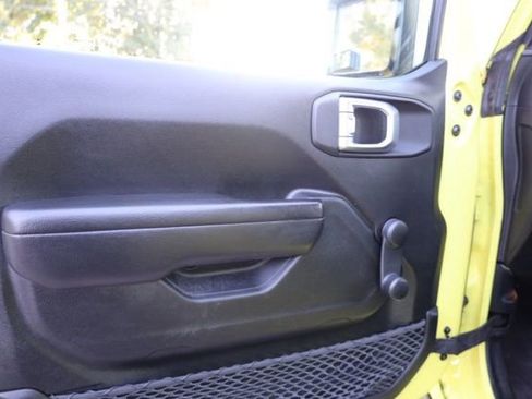 Used 2022 Jeep Wrangler Unlimited Willys image 16