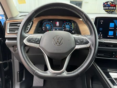 Used 2025 Volkswagen Atlas SE AWD/4WD image 14