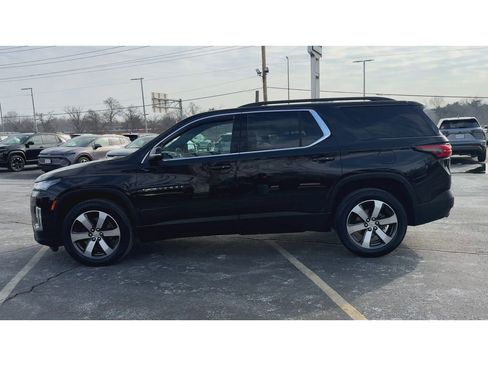 Certified 2023 Chevrolet Traverse LT w/ LT Premium Package image 5