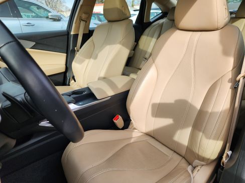 Certified 2025 Acura TLX w/ Technology Package image 7