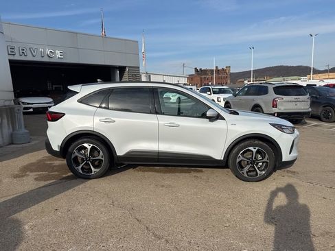 New 2025 Ford Escape ST-Line Select w/ Tech Pack #2 AWD/4WD image 8