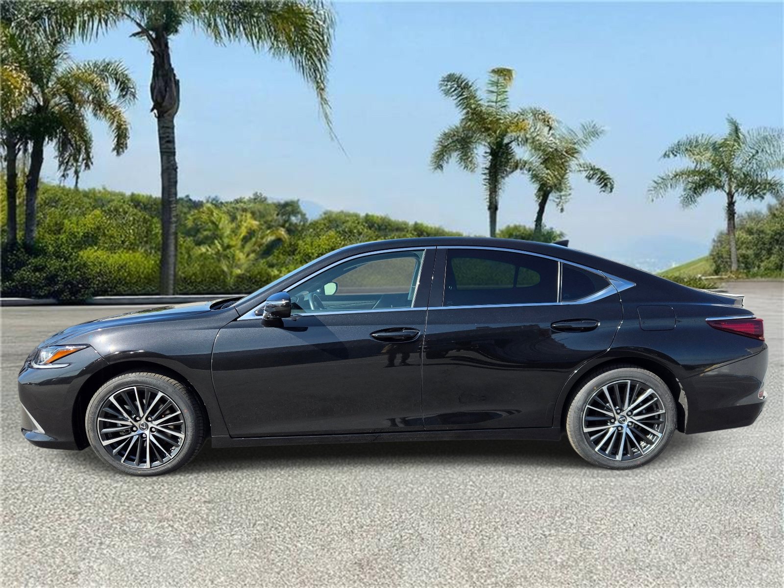Used 2024 Lexus ES 350 w/ Premium Package FWD image 2