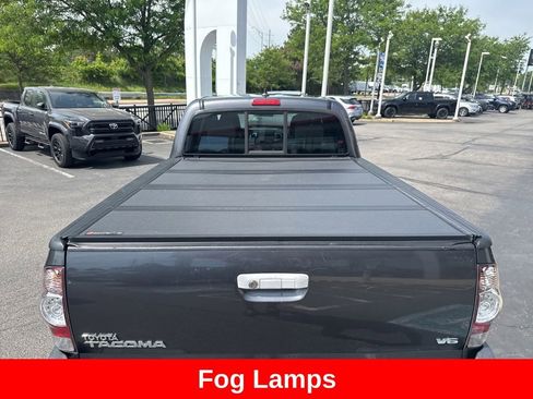 Used 2015 Toyota Tacoma 4x4 Double Cab w/ TRD Sport Package image 7