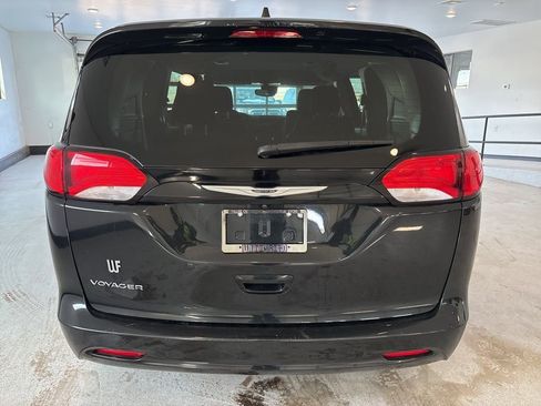 Used 2023 Chrysler Voyager LX FWD image 21