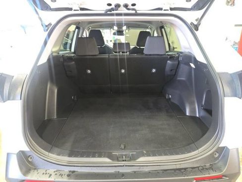 Used 2025 Toyota RAV4 XLE AWD/4WD image 28