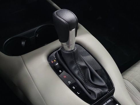 Certified 2025 Honda HR-V LX image 27
