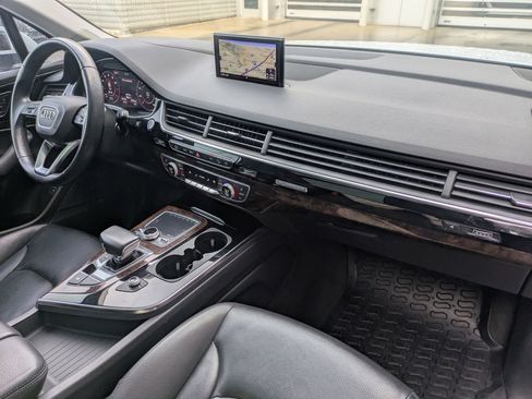Used 2018 Audi Q7 3.0T Prestige w/ Prestige Package image 29