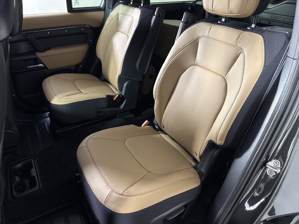 New 2026 Land Rover Defender 130 V8 AWD/4WD image 29