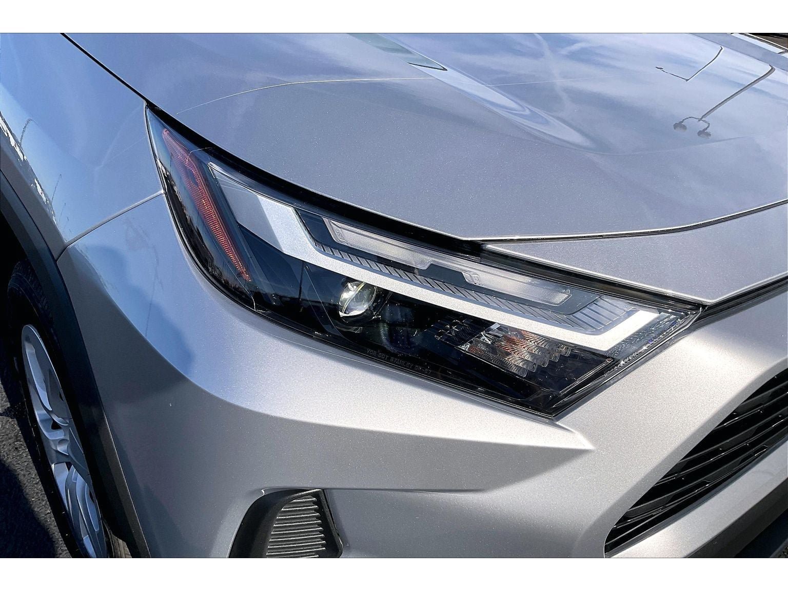 Used 2024 Toyota RAV4 LE AWD/4WD image 29