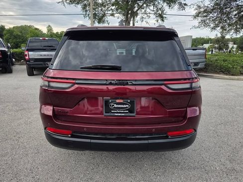 Certified 2025 Jeep Grand Cherokee Altitude AWD/4WD image 11