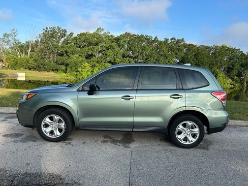 Used 2018 Subaru Forester 2.5i AWD/4WD image 3