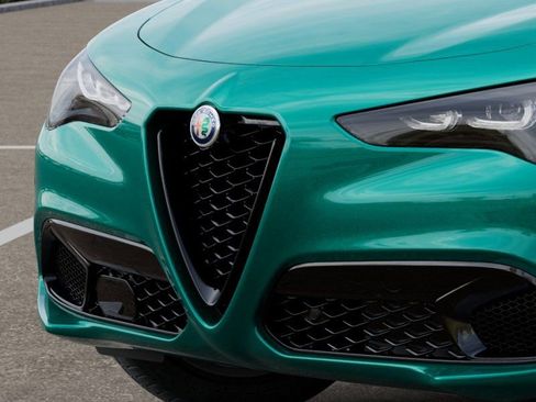 New 2025 Alfa Romeo Stelvio Sprint w/ Convenience Package AWD/4WD image 12