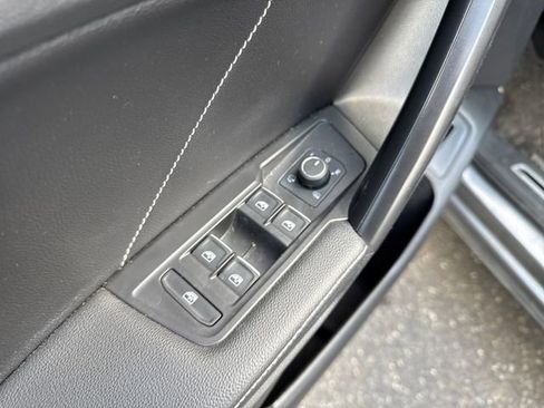 Used 2022 Volkswagen Tiguan SEL R-Line image 25