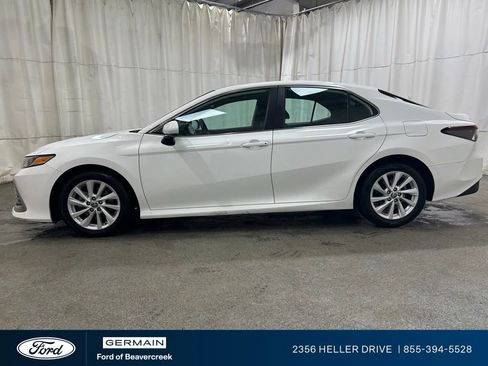 Used 2023 Toyota Camry LE image 5