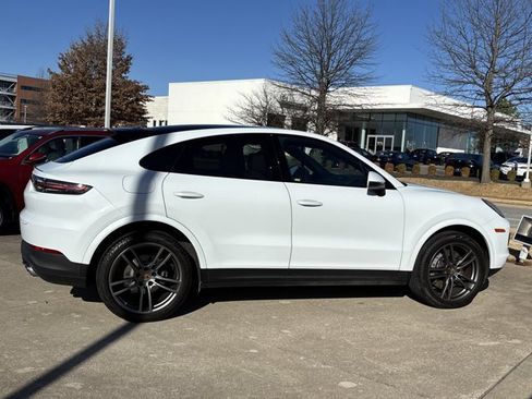 Used 2022 Porsche Cayenne Coupe image 2