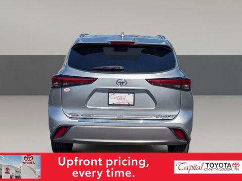 Used 2023 Toyota Highlander Platinum image 6