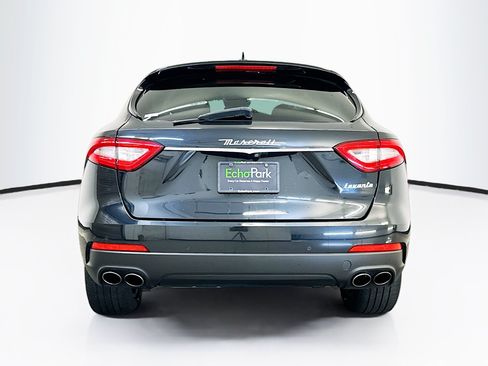Used 2017 Maserati Levante AWD/4WD image 7