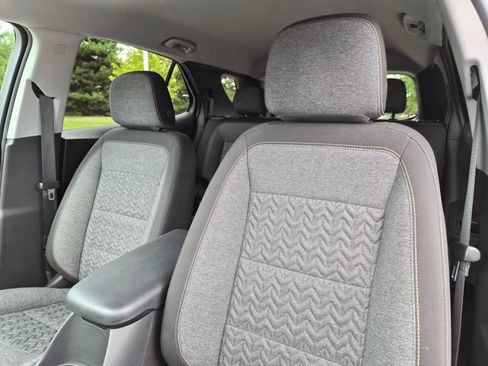 Certified 2024 Chevrolet Equinox LT w/ LPO, Floor Liner Package FWD image 17
