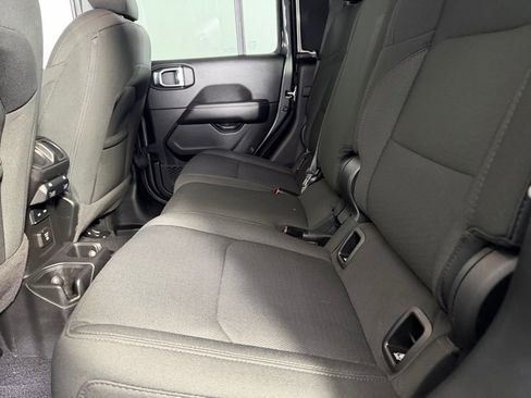 Certified 2023 Jeep Gladiator Overland w/ LED Lighting Group image 25