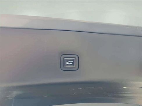 Used 2019 Chevrolet Traverse LT w/ LPO, Floor Liner Package AWD/4WD image 25