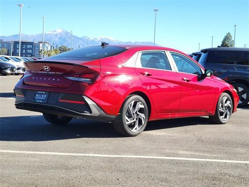 Used 2025 Hyundai Elantra Sport image 2